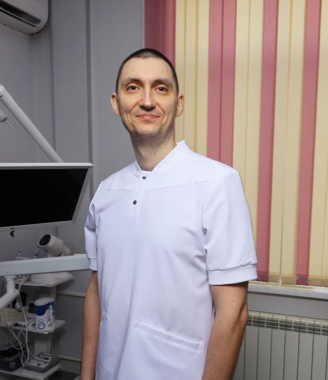 Ткаченко Юрий Владимирович | Стоматология "Виола"